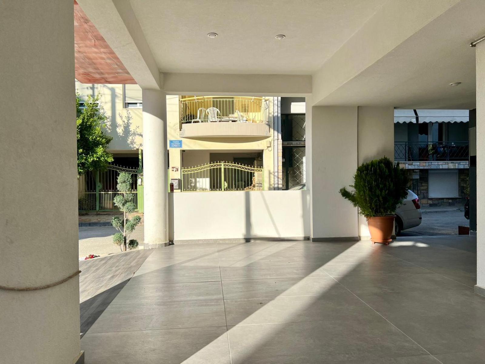 Modern Family Retreat Apartment Волос Екстериор снимка