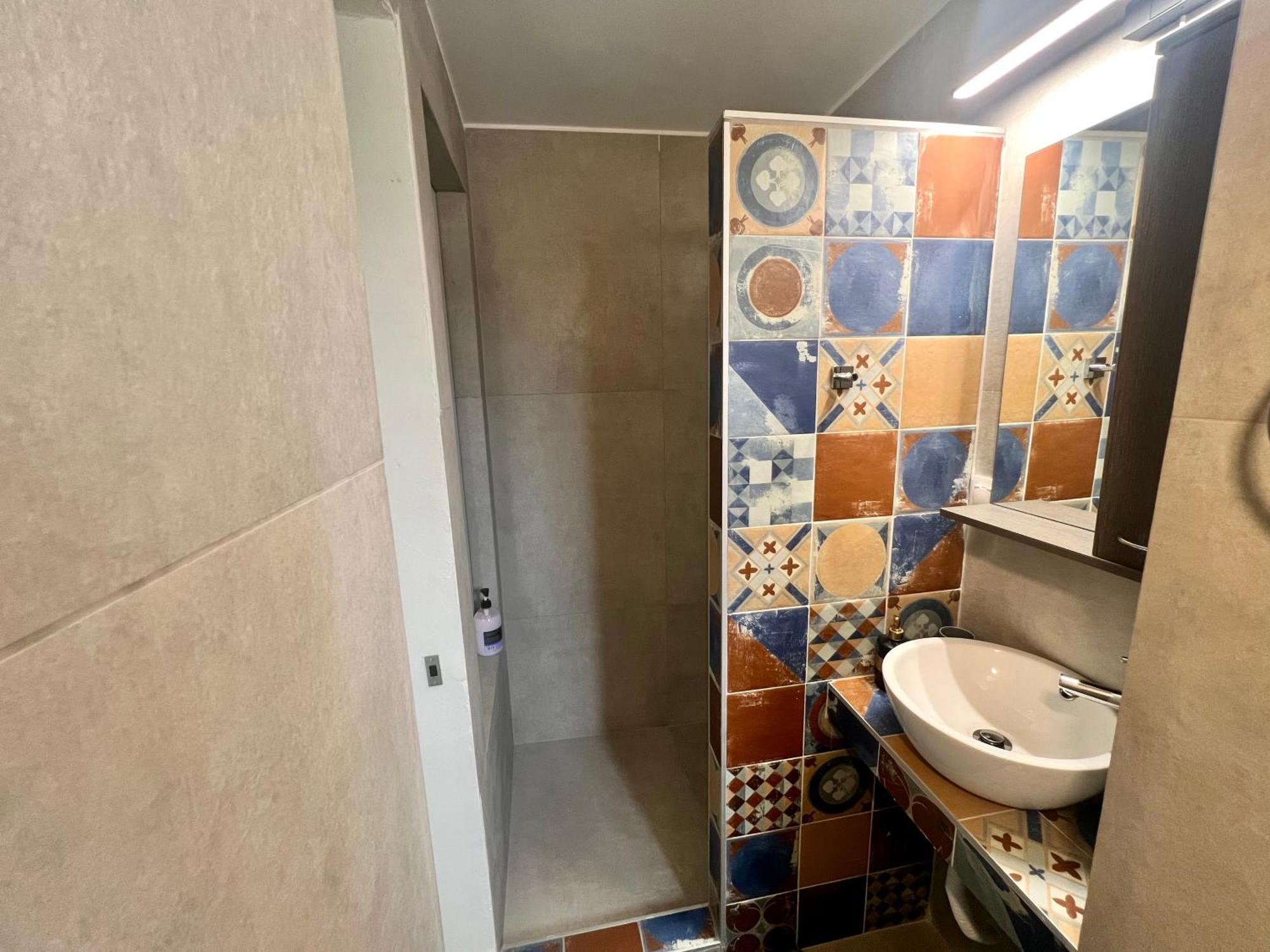 Modern Family Retreat Apartment Волос Екстериор снимка